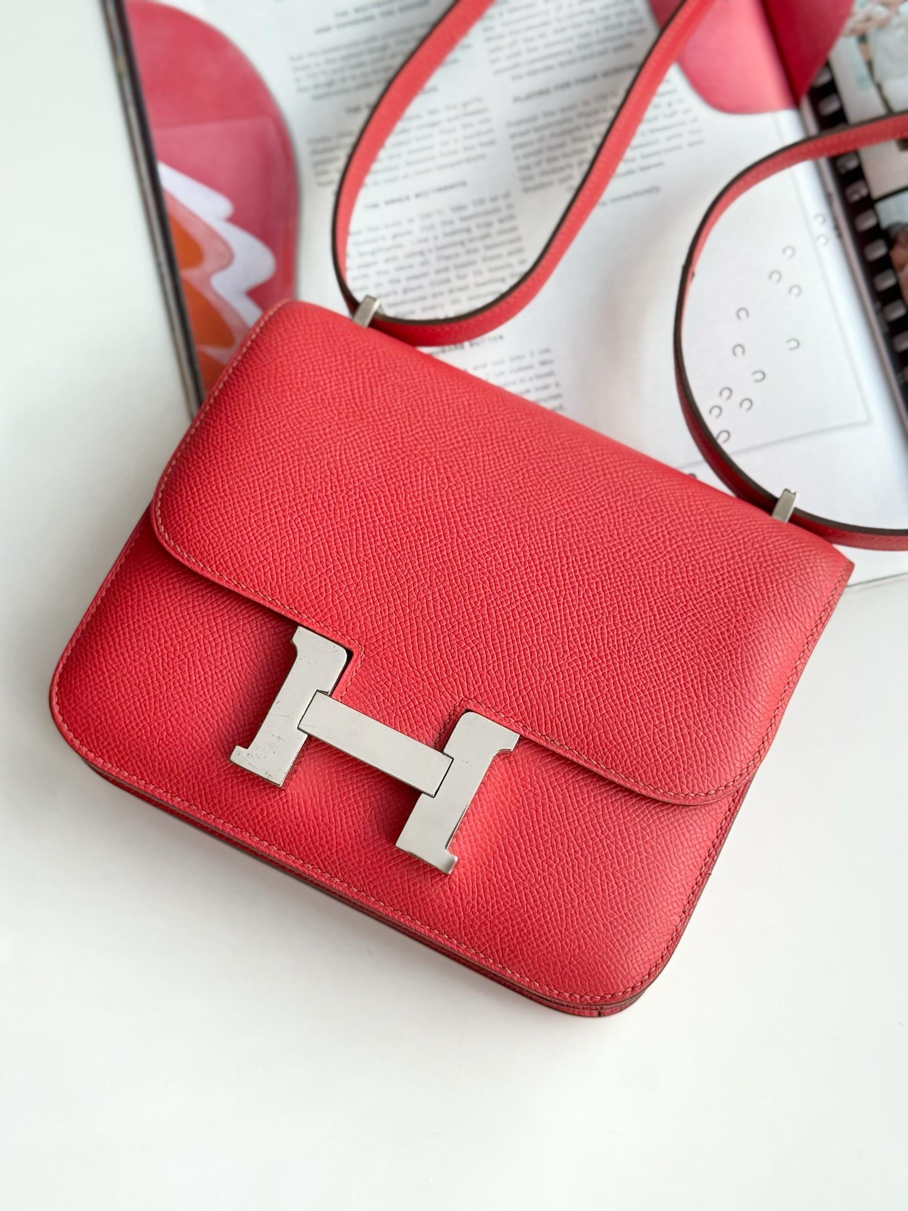 Hermes Constance 18